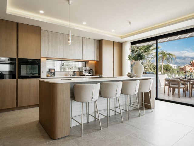 5 Bedrooms Villa in Nueva Andalucía