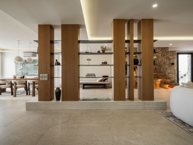 5 Bedrooms Villa in Nueva Andalucía