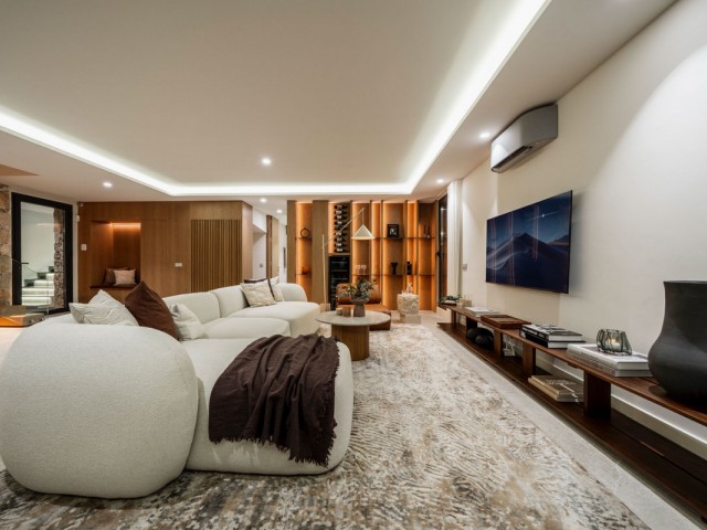 5 Bedrooms Villa in Nueva Andalucía