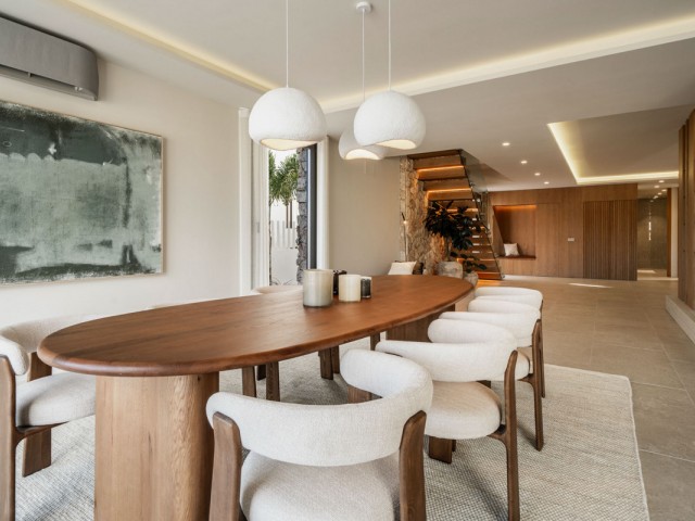 5 Bedrooms Villa in Nueva Andalucía