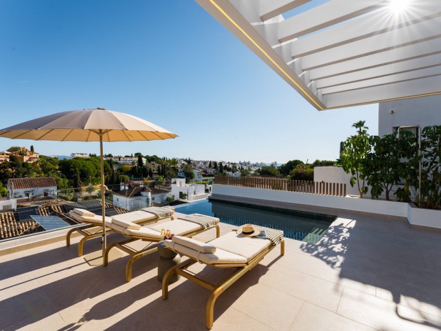 5 Bedrooms Villa in Nueva Andalucía