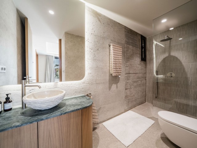 5 Bedrooms Villa in Nueva Andalucía