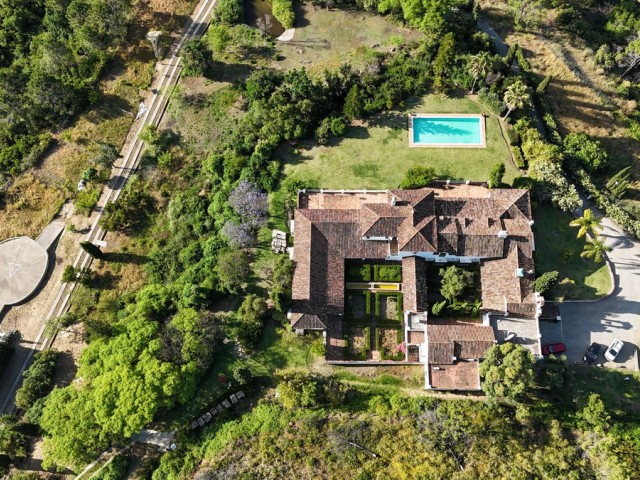 7 Makuuhuoneen Huvila Estepona