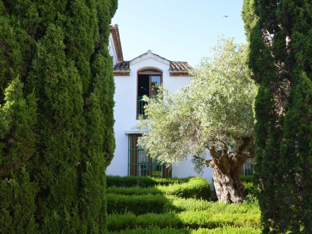 7 Makuuhuoneen Huvila Estepona