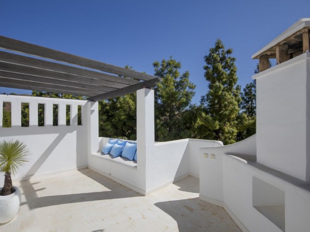 Maison mitoyenne avec 2 Chambres  à Calahonda