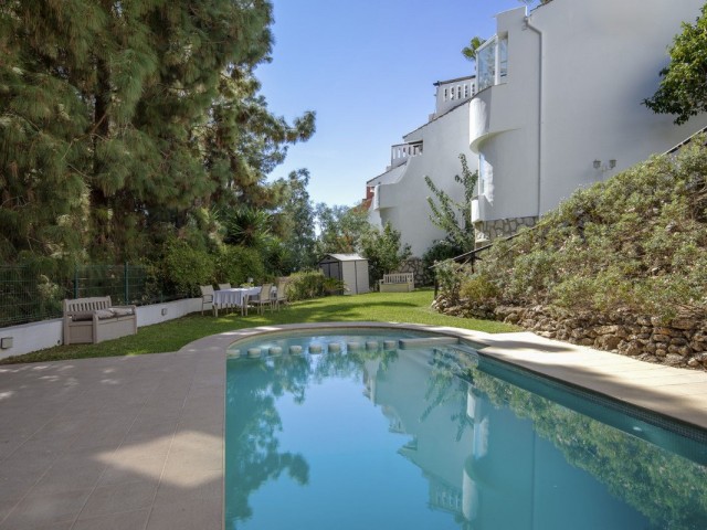 Maison mitoyenne avec 2 Chambres  à Calahonda