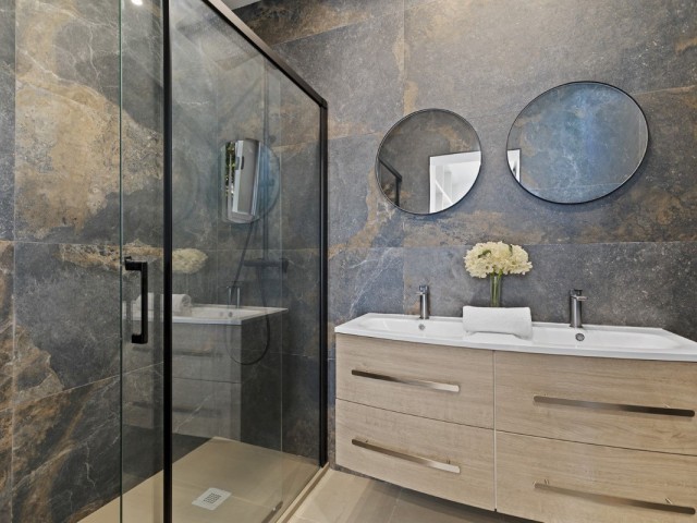 Maison mitoyenne avec 2 Chambres  à Calahonda