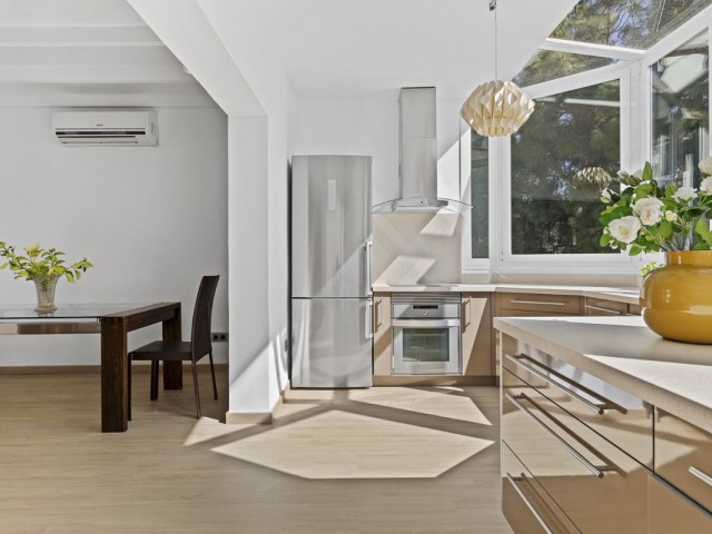 2 Bedrooms Townhouse in Calahonda