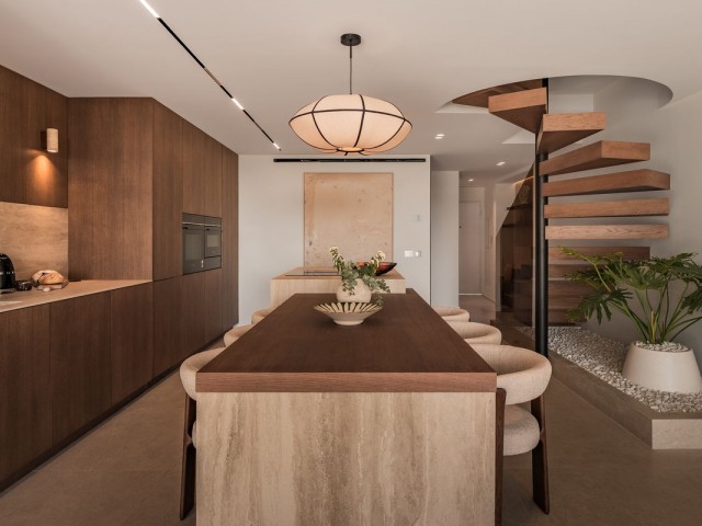 Maison mitoyenne avec 3 Chambres  à Nueva Andalucía