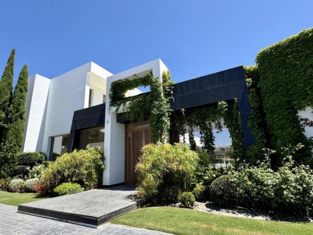 6 Bedrooms Villa in Los Flamingos