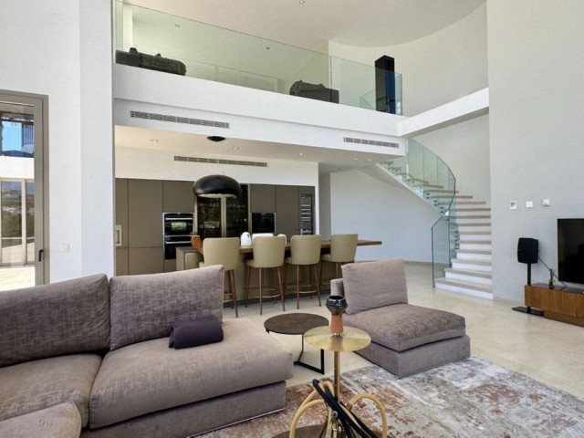 6 Bedrooms Villa in Los Flamingos