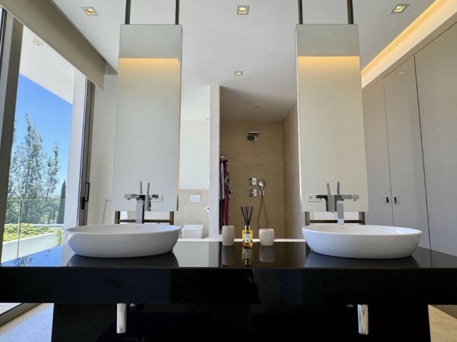 6 Bedrooms Villa in Los Flamingos