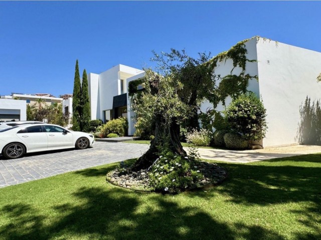 6 Bedrooms Villa in Los Flamingos