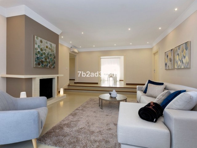 6 Bedrooms Villa in Sotogrande Costa