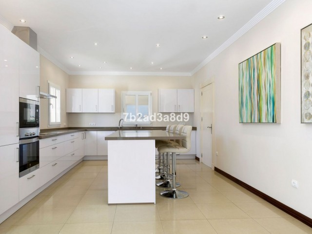 6 Bedrooms Villa in Sotogrande Costa