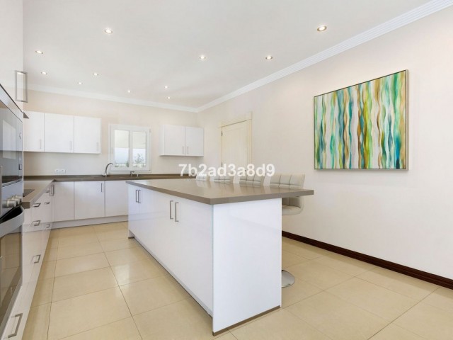 6 Bedrooms Villa in Sotogrande Costa