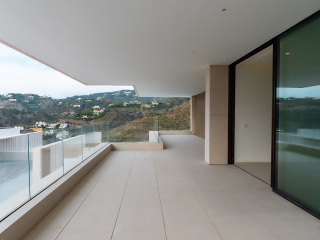 4 Bedrooms Apartment in Benahavís