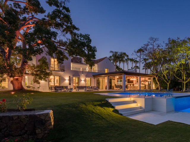 6 Bedrooms Villa in Nueva Andalucía