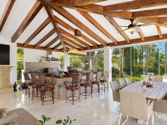 6 Bedrooms Villa in Nueva Andalucía