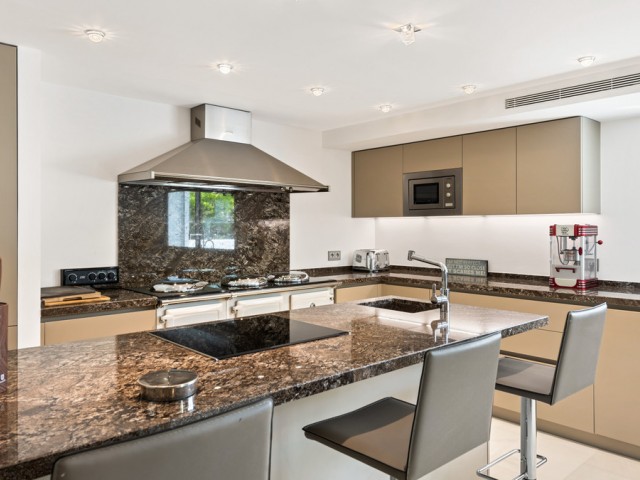 6 Bedrooms Villa in Nueva Andalucía