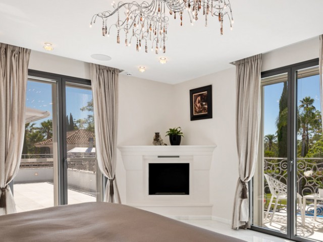 6 Bedrooms Villa in Nueva Andalucía