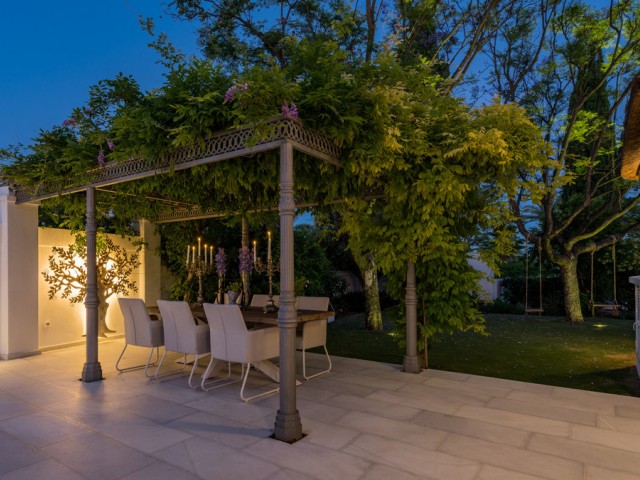 6 Bedrooms Villa in Nueva Andalucía