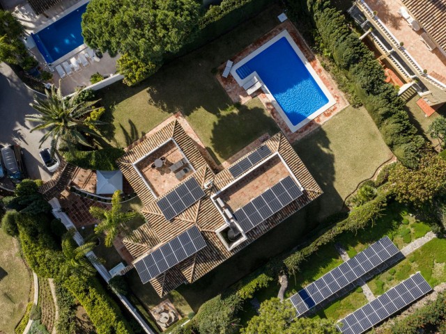 5 Bedrooms Villa in Los Monteros