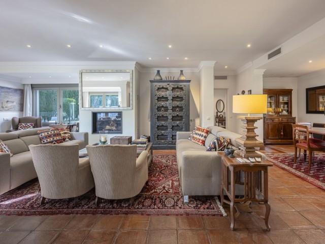 5 Bedrooms Villa in Los Monteros