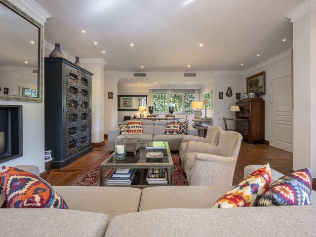 5 Bedrooms Villa in Los Monteros