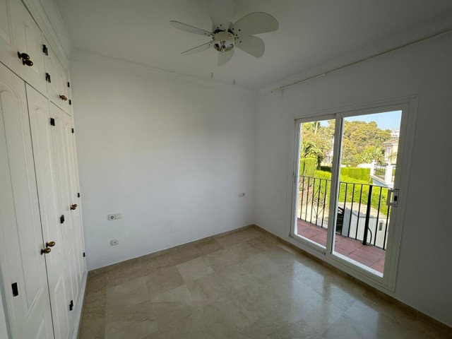 5 Bedrooms Villa in Nueva Andalucía