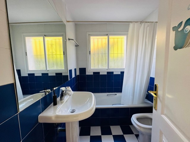 Villa con 5 Dormitorios  en Nueva Andalucía