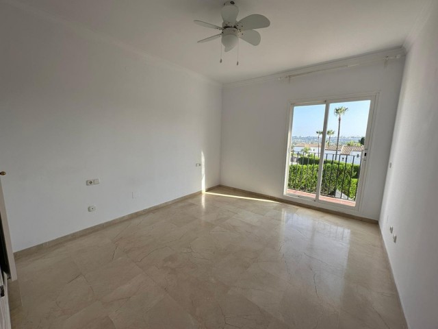 Villa con 5 Dormitorios  en Nueva Andalucía