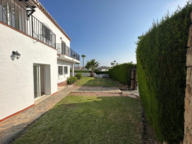 Villa con 5 Dormitorios  en Nueva Andalucía