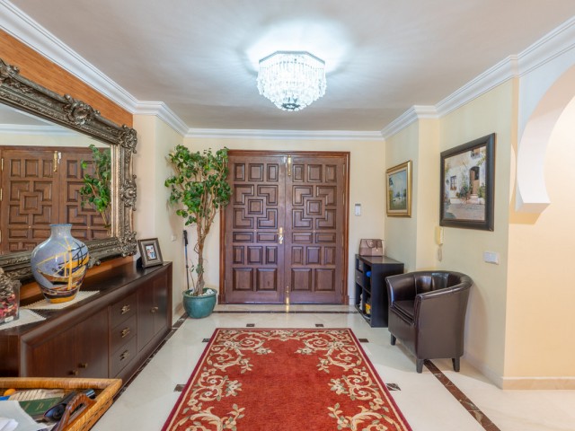 8 Bedrooms Villa in Benahavís