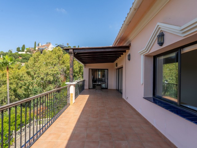 8 Bedrooms Villa in Benahavís