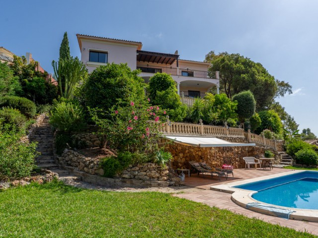 8 Bedrooms Villa in Benahavís