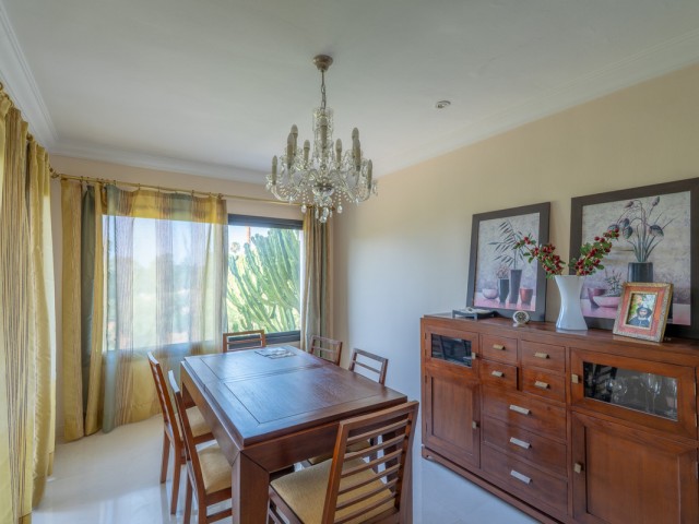 8 Bedrooms Villa in Benahavís