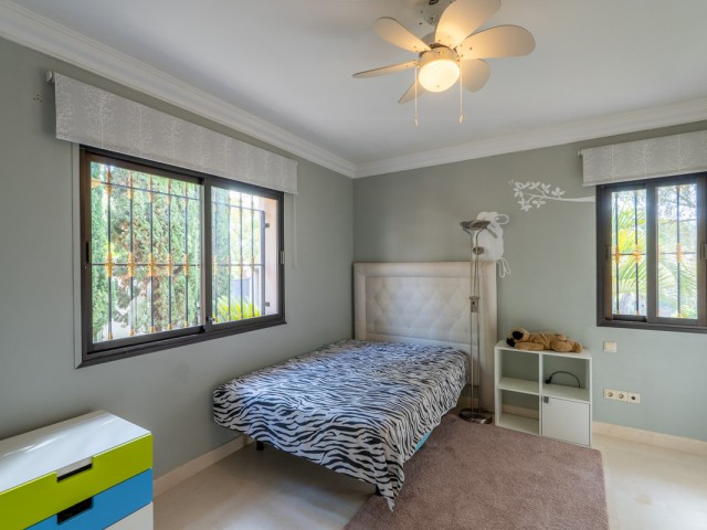 8 Bedrooms Villa in Benahavís