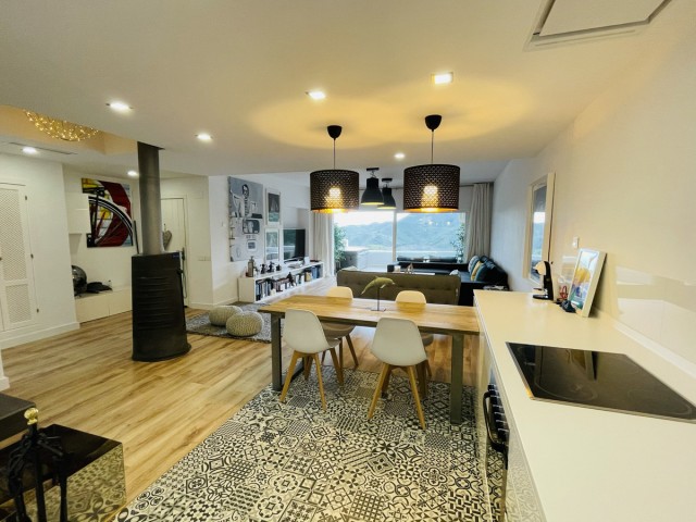 Adosado con 3 Dormitorios  en Istán