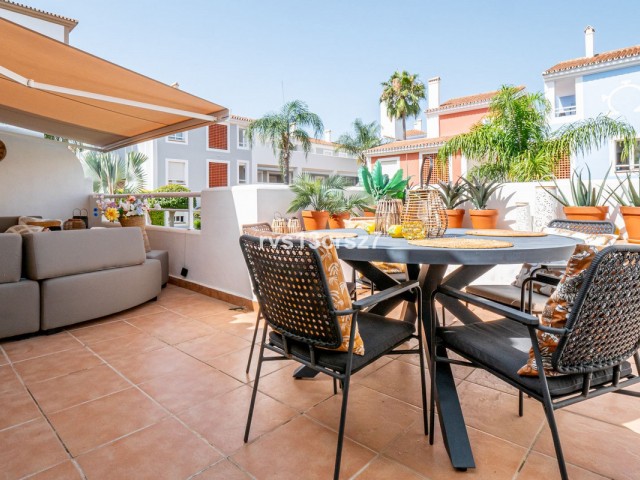 3 Bedrooms Apartment in Estepona