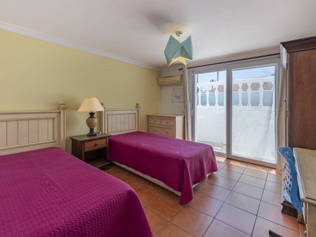 5 Bedrooms Villa in Sotogrande Costa