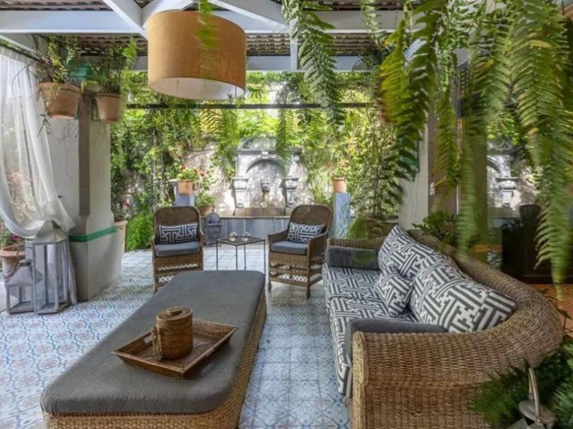 5 Bedrooms Villa in Marbella