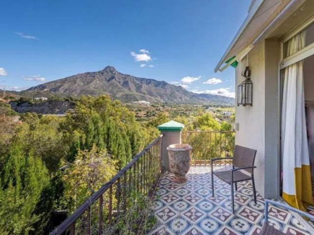 5 Bedrooms Villa in Marbella