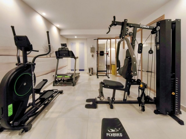 Penthouse in Altos de los Monteros