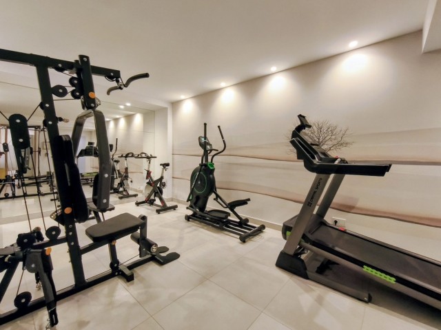 Penthouse in Altos de los Monteros