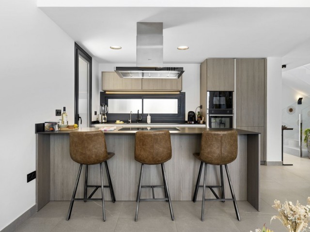 4 Bedrooms Villa in Mijas