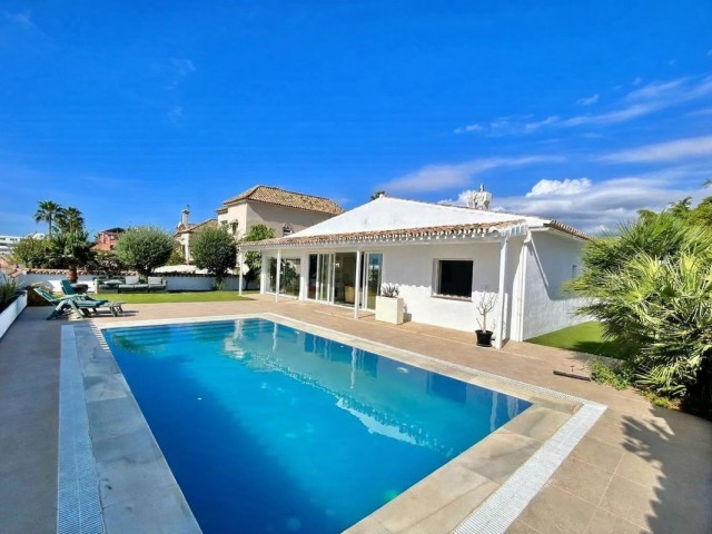 3 Bedrooms Villa in San Pedro de Alcántara