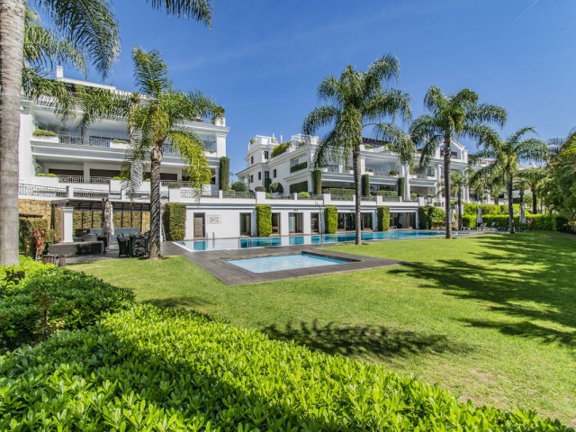 2 Bedrooms Apartment in Estepona