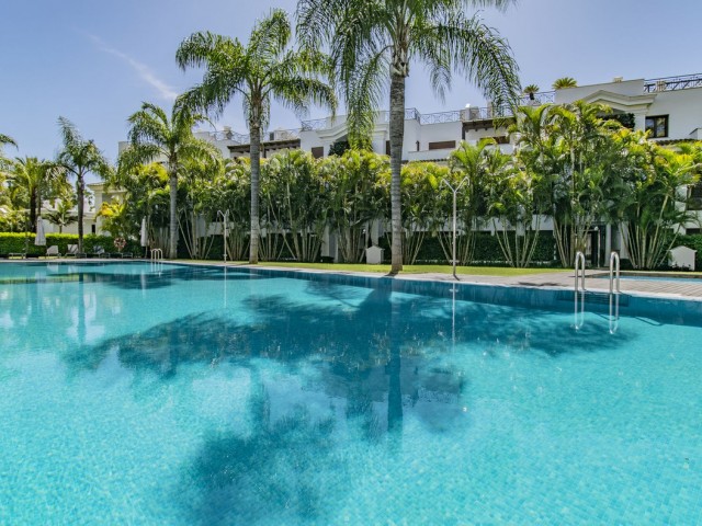 2 Bedrooms Apartment in Estepona