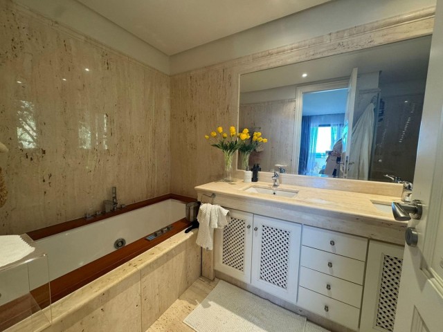 2 Bedrooms Apartment in Estepona